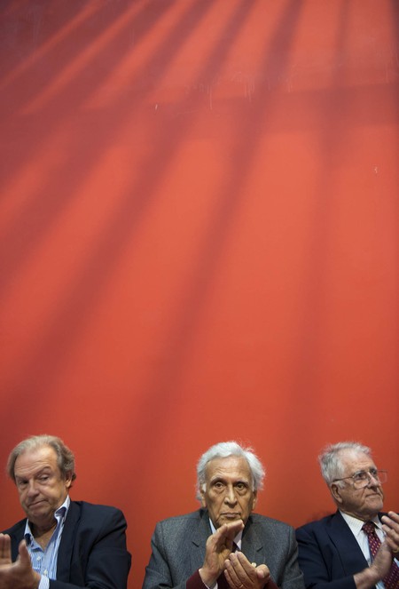 Washington Corallo, Leonardo Guzmán y Edison González Lapeyre, durante la presentación del espacio Solidaridad, ayer, en la Casa del Partido Colorado.
foto: santiago mazzarovich · Foto: Santiago Mazzarovich Washington Corallo, Leonardo Guzmán y Edison González Lapeyre, durante la presentación del espacio Solidaridad, ayer, en la Casa del Partido Colorado.
foto: santiago mazzarovich · Foto: Santiago Mazzarovich