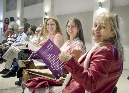 Charla en el local de FUCAC de 18 de Julio 2017 sobre el cooperativismo como organización del trabajo y su relación entre integrantes y la equidad. · Foto: Alessandro Maradei Charla en el local de FUCAC de 18 de Julio 2017 sobre el cooperativismo como organización del trabajo y su relación entre integrantes y la equidad. · Foto: Alessandro Maradei