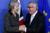 Theresa May y Jean-Claude Juncker previo a una reunión de negociación por el Brexit. Theresa May y Jean-Claude Juncker previo a una reunión de negociación por el Brexit.