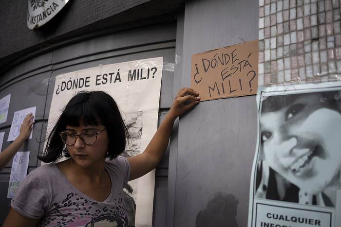 Manifestación en la plaza de Pando y frente al juzgado, por el aniversario de la desaparición de Milagros Cuello Baladán. · Foto: Mariana Greif