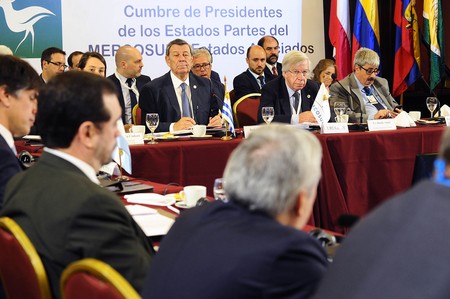 Rodolfo Nin Novoa, Danilo Astori y Ariel Bergamino, ayer, en el Consejo del Mercado Común. · Foto: Susana Troude Lescout Rodolfo Nin Novoa, Danilo Astori y Ariel Bergamino, ayer, en el Consejo del Mercado Común. · Foto: Susana Troude Lescout