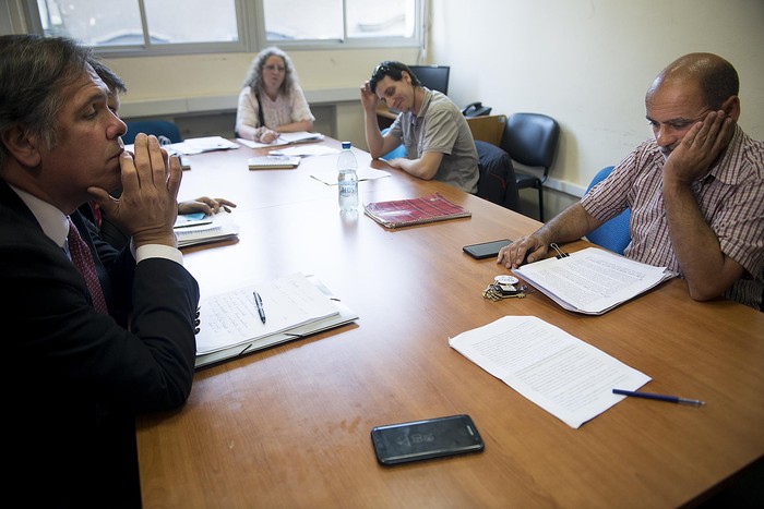 Juan Mailhos, asesor de la Cámara de Comercio (izquierda) y Favio Riverón, de FUECYS, hoy en la DINATRA. · Foto: Santiago Mazzarovich