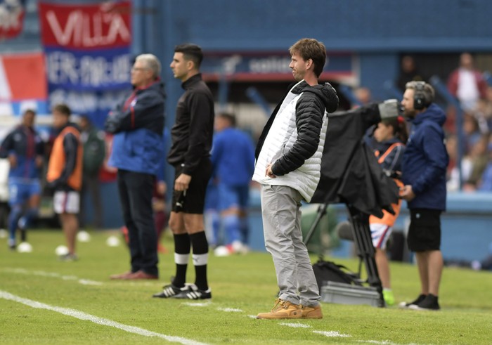  Mario Szlafmyc, director técnico de Plaza Colonia, durante el partido ante Nacional.  · Foto: Sandro Pereyra