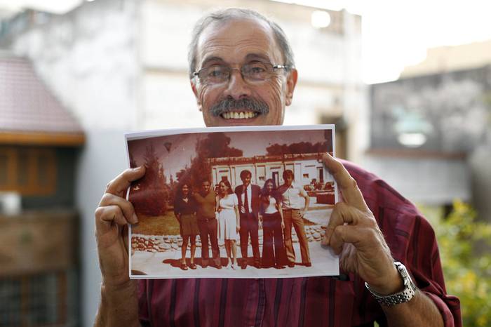 Carlos Alberto Solsona, padre de la nieta recuperada, ayer, luego de una rueda de prensa, ayer, en Buenos Aires.

 · Foto: María Píriz