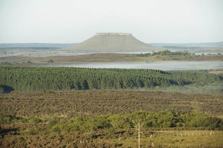 Vista del cerro Miriñaque desde la ruta 29. Foto: Santiago Mazzarovich Vista del cerro Miriñaque desde la ruta 29. Foto: Santiago Mazzarovich