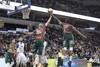 Joaquín Rodríguez, Andrew Feely y Al Thornton de Aguada, el 16 de mayo, durante la tercera final de la Liga Uruguaya de Basquetbol, en el Antel Arena. · Foto: Sandro Pereyra Joaquín Rodríguez, Andrew Feely y Al Thornton de Aguada, el 16 de mayo, durante la tercera final de la Liga Uruguaya de Basquetbol, en el Antel Arena. · Foto: Sandro Pereyra