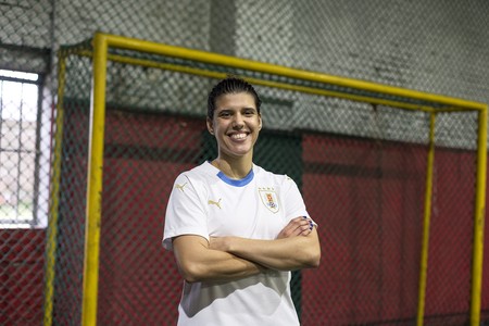 Federica Silvera, mediocampista de la selección femenina durante un entrenamiento. · Foto: Natalia Rovira Federica Silvera, mediocampista de la selección femenina durante un entrenamiento. · Foto: Natalia Rovira