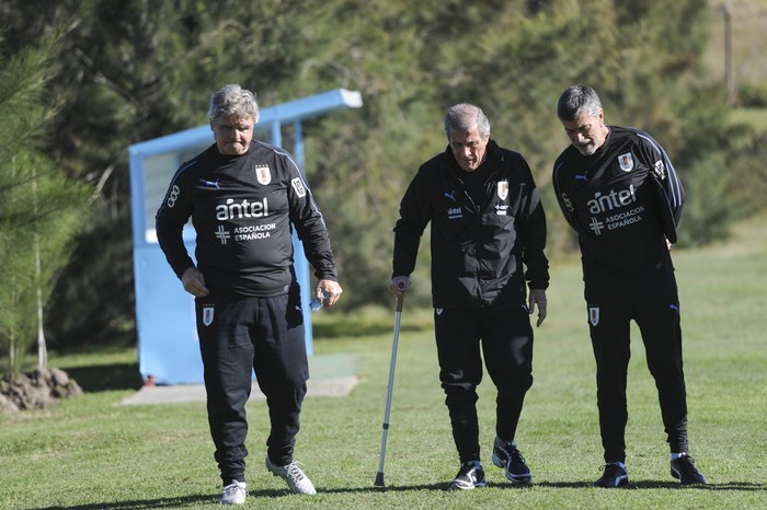 Celso Otero, Óscar Washington Tabárez y José Herrera, en el Complejo Celeste. (archivo mayo de 2019) · Foto: Federico Gutiérrez