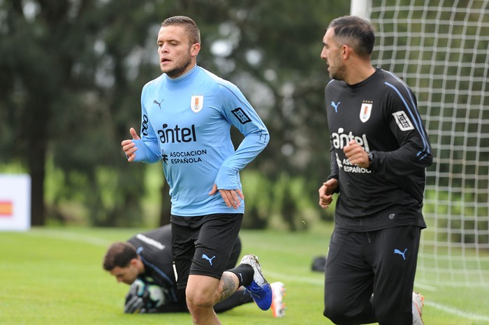 Jonatan Rodriguez, en el entrenamiento de la selección mayor en el Complejo Celeste. · Foto: Federico Gutiérrez