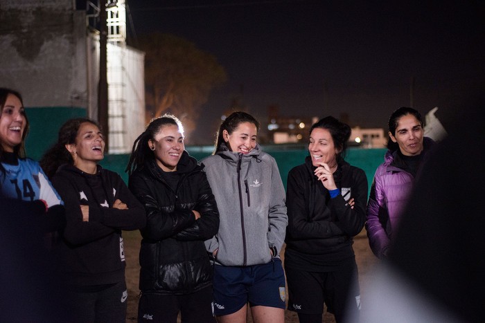 Entrenamiento de la Primera de Danubio Femenino en la Plaza de Deportes nº 5. · Foto: Natalia Rovira