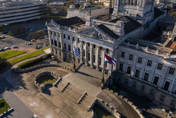 Palacio Legislativo, en Montevideo (archivo, setiembre de 2019). · Foto: Nicolás Celaya / adhocFOTOS