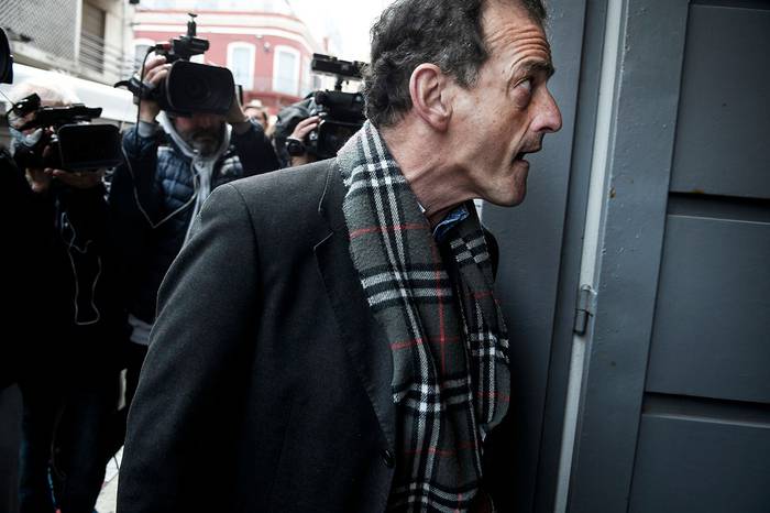 Guido Manini Ríos ingresa al juzgado de la calle Juan Carlos Gómez, el 3 de octubre.  · Foto: Javier Calvelo, adhocFOTOS