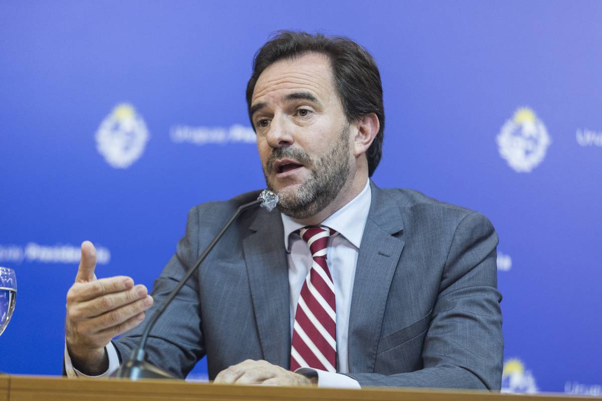 Tras denuncia "anónima", la Jutep investigará las llamadas telefónicas del ministro Cardoso | la diaria - Vimarsana News
