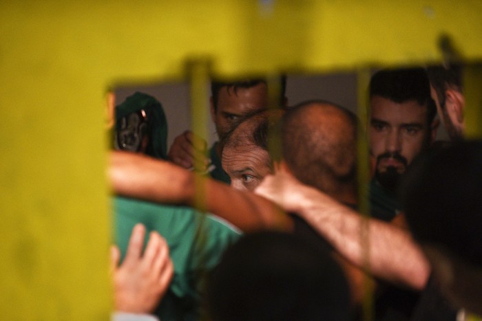 Diego Beriso, director técnico de Batlle y Ordóñez, durante la charla en el vestuario previo a enfrentar a Cerro Chato por la 17a Copa Nacional de Selecciones, el sábado 11 de enero, en el Parque Manuel Alcides Fuentes, en Cerro Chato. · Foto: Fernando Morán