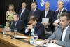Álvaro Delgado, Luis Lacalle Pou y Daniel Salinas durante la conferencia de prensa luego de una reunión del gobierno por los primeros casos de coronavirus en Uruguay, ayer, en la Torre Ejecutiva. · Foto: Santiago Mazzarovich, adhocfotos Álvaro Delgado, Luis Lacalle Pou y Daniel Salinas durante la conferencia de prensa luego de una reunión del gobierno por los primeros casos de coronavirus en Uruguay, ayer, en la Torre Ejecutiva. · Foto: Santiago Mazzarovich, adhocfotos