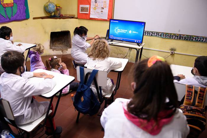 Inicio de clases en la escuela rural 73, de Puntas de San Pedro, Colonia, el 22 de abril.
 · Foto: Daniel Rodríguez, adhocFOTOS