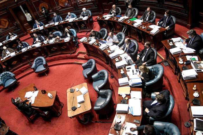 Durante el tratamiento de ley de Presupuesto Nacional, Ejercicio 2020 – 2024, en cámara de senadores, el 30 de noviembre. · Foto: Javier Calvelo, adhocFOTOS