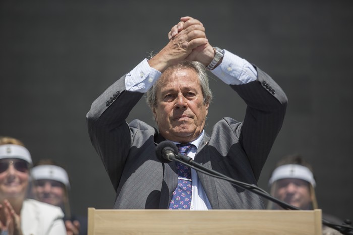 Enrique Antía, durante la ceremonia de toma de posesión como intendente, el 26 de noviembre, en el Campus de Maldonado. · Foto: .