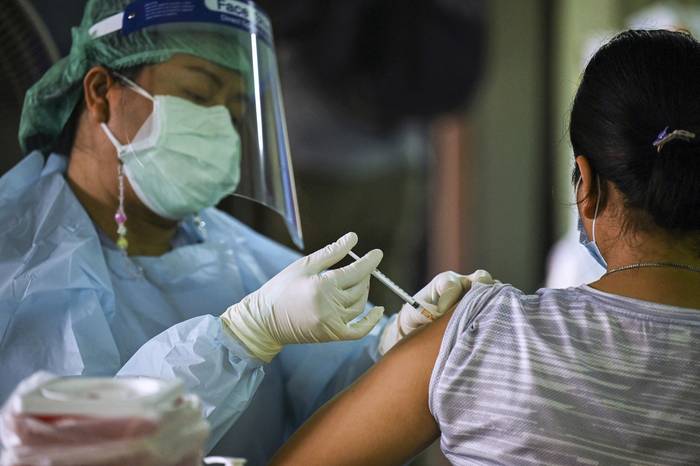 Vacuna de Sinovac, en Bangkok, el 4 de mayo.  · Foto: Lilian Suwanrumpha/ AFP
