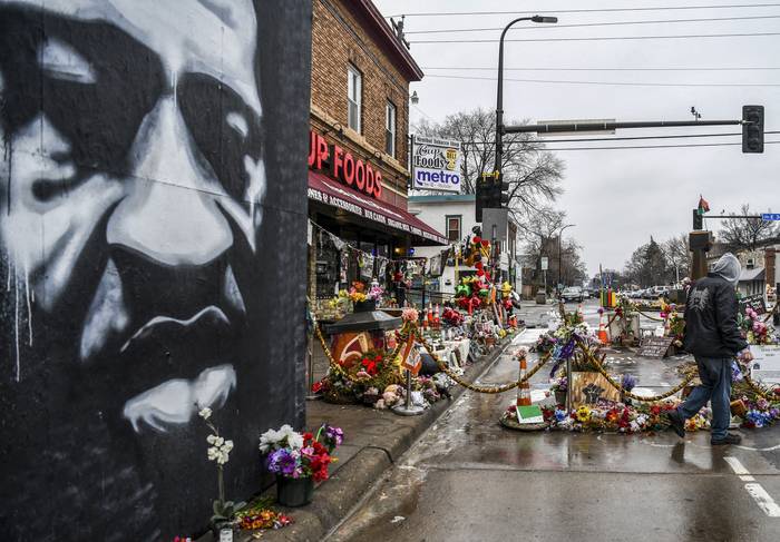 Memorial por George Floyd, en Minneapolis, Minnesota. Archivo, marzo 2021. 

 · Foto: Chandan Khanna, AFP