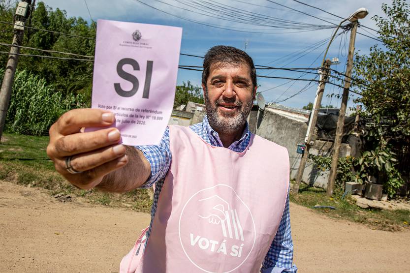 Fernando Pereira barriada por el Sí en Manga