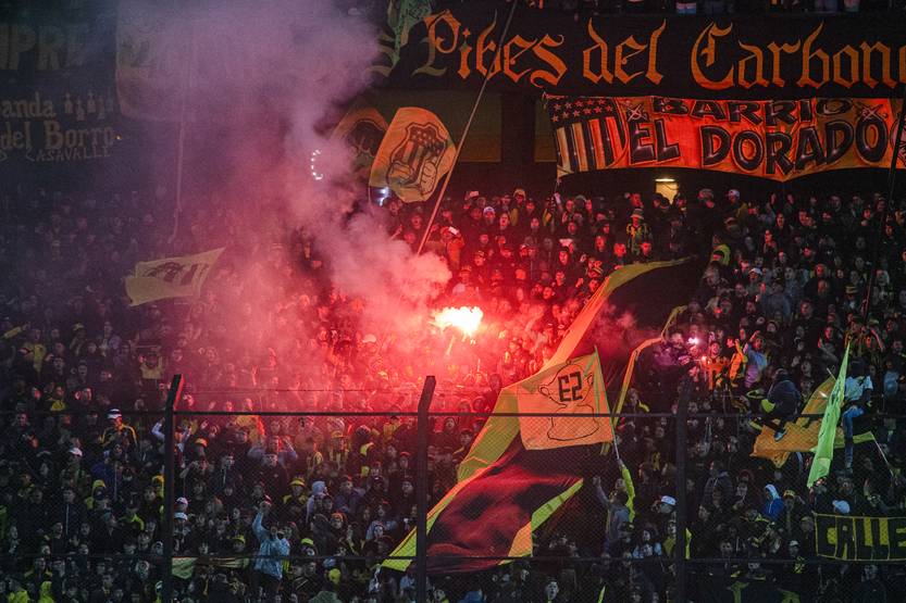 20221013 Hinchada Peñarol