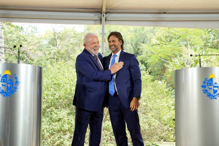 Luiz Inácio Lula da Silva y Luis Lacalle Pou, durante su visita oficial a Uruguay, el 25 de enero. · Foto: Daniel Rodríguez, adhocFOTOS
