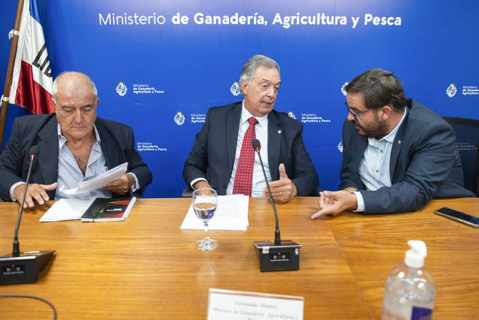 Diego de Freitas, Fernando Mattos e Ignacio Buffa, el 15 de febrero, en el Ministerio de Ganadería Agricultura y Pesca. · Foto: Alessandro Maradei
