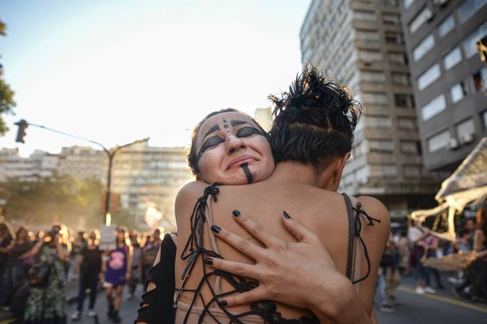 Movilización en el centro de Montevideo en el Día Internacional de la Mujer, 8 de marzo de 2022 · Foto: Natalia Rovira