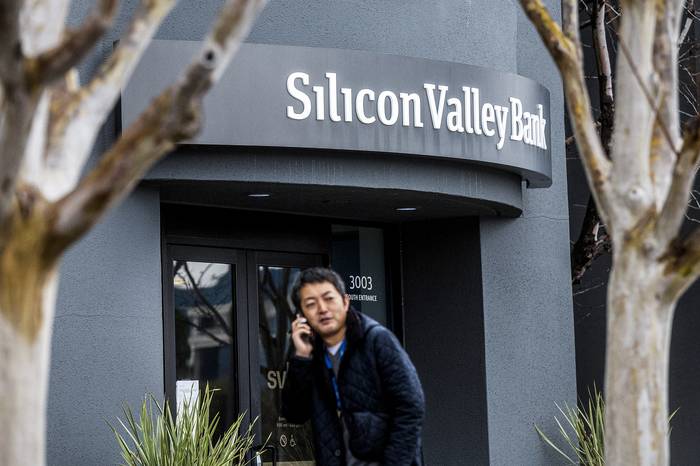 Sede de Silicon Valley Bank, el 10 de marzo, en Santa Clara, California. · Foto: Noah Berger, AFP