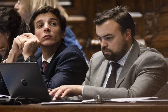 Matías Terra y Andrés Capretti, en el Parlamento (archivo, junio de 2023). · Foto: Mara Quintero