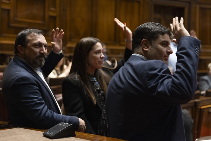 Martín Sodano, María Eugenia Roselló y Pedro Jisdonian, el 16 de julio, en la Cámara de Diputados. · Foto: Ernesto Ryan