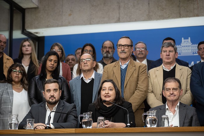 Sebastián Cal, Nazmi Camargo y Guido Manini Ríos, de Cabildo Abierto. · Foto: Mara Quintero