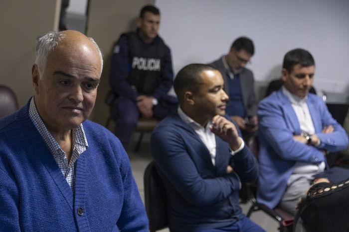 Gustavo Penadés, Sebastián Mauvezín y Pablo Casas, durante la audiencia, el 23 de setiembre de 2024, en el Juzgado de Juan Carlos Gómez. · Foto: Ernesto Ryan