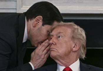 El secretario de Estado de Estados Unidos, Marco Rubio, y Donald Trump, el 8 de octubre, en la Casa Blanca. · Foto: Jim Watson, AFP