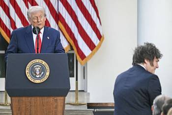 Donald Trump y Javier Milei, el 14 de octubre, en la Casa Blanca. · Foto: Andrew Caballero Reynolds, AFP