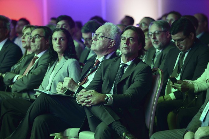 El presidente Luis Lacalle Pou, durante el discurso del ministro Fernando Mattos. · Foto: Natalia Ayala