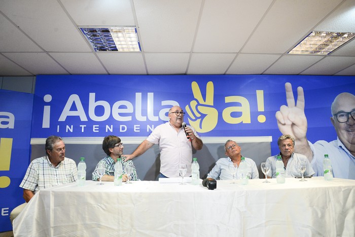 Enrique Antía, Andrés Carrasco, Miguel Abella, Carlos Flores y Fernando Álves, el 5 de marzo, durante el anuncio de la alinza. · Foto: Natalia Ayala