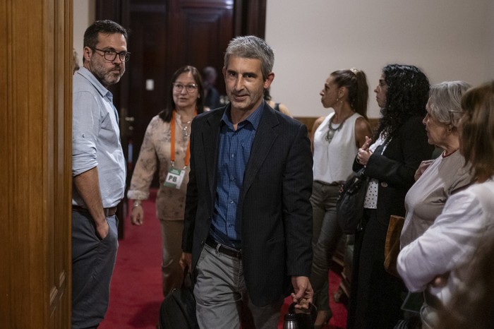 Pablo Caggiani y Elbia Pereira cuando llegaron a reunirse en la comisión. · Foto: Mara Quintero