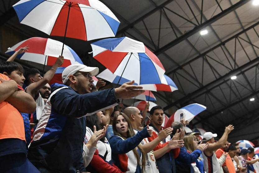20250429 basquet Nacional Defensor 3