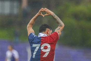 Nahuel Roldán, de Albion, durante el partido entre Albion y Fénix, el 19 de agosto, en el Parque Capurro. · Foto: Rodrigo Viera Amaral