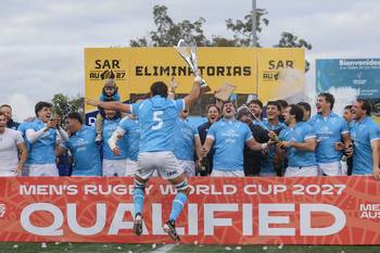 Los Teros festejan la clasificación a la Copa del Mundo, el 6 de setiembre, en el estadio Charrúa. · Foto: Rodrigo Viera Amaral