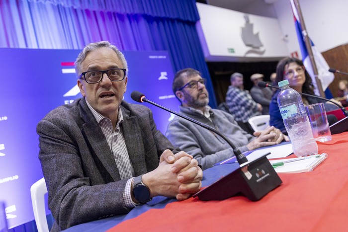 Rodrigo Arim, Fernando Pereira y Blanca Rodríguez, el 16 de setiembre, en el Club Valle Miñor. · Foto: Rodrigo Viera Amaral