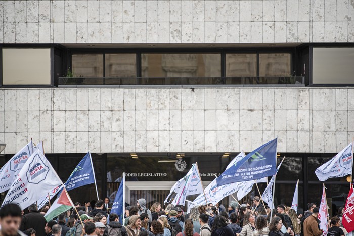 El 17 de setiembre en el Anexo del Palacio Legislativo. · Foto: Gianni Schiaffarino