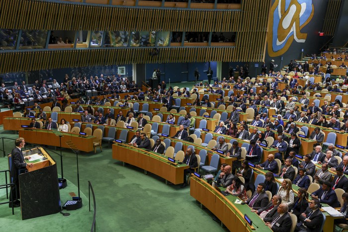 Emmanuel Macron, durante la Cumbre de las Naciones Unidas sobre Palestina, el 22 de setiembre,  en la sede de la ONU, en Nueva York. · Foto: Angela Weiss, AFP