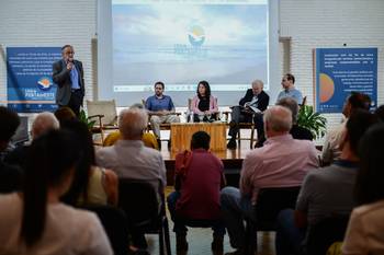 Leonardo Altmann, arquitecto y doctor en Estudios Urbanos en Cure; Maria José Alonsopérez, magister en Economía del Cure; Marcelo Bisogno, director técnico del Instituto Nacional de Estadística, y Adrián Rodríguez, profesor e investigador de la Udelar, durante el simposio "Maldonado Crece", el 11 de noviembre. · Foto: Natalia Ayala
