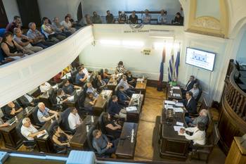 Sesión extraordinaria de la Junta de Colonia, el jueves 27 de noviembre. · Foto: Susan Ramallo