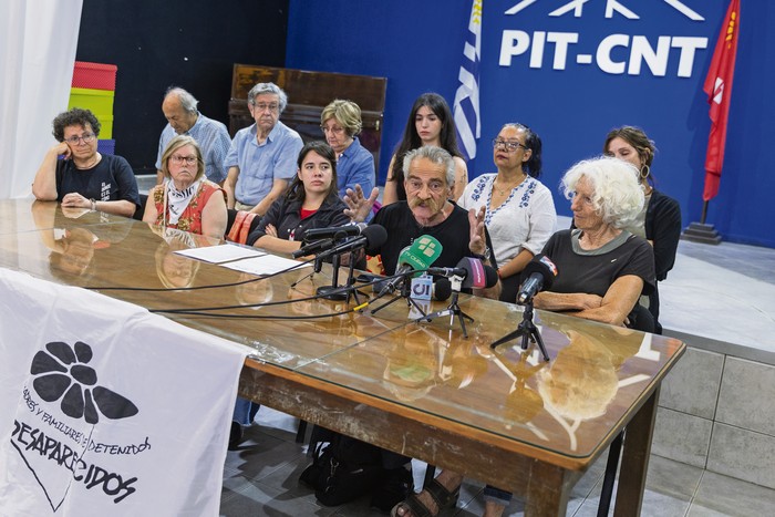 Conferencia de prensa de Madres y Familiares de Uruguayos Detenidos Desaparecidos, el 17 de diciembre, en la sede del PIT-CNT. · Foto: Rodrigo Viera Amaral