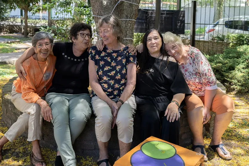 Lento 156 - Compañeras 04