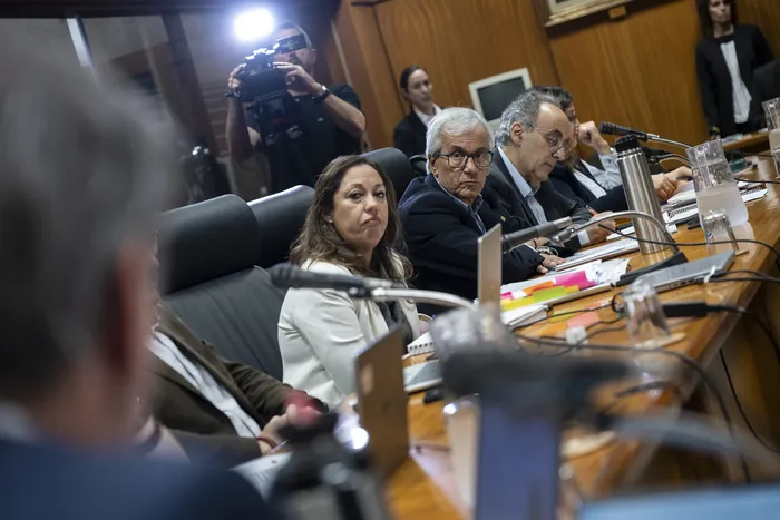 Fernanda Cardona, Juan Castillo Y Hugo Barreto, durante la comisión de Legislación del Trabajo y Seguridad Social de la Cámara de Diputados, el 18 de marzo de 2026 · Foto: Inés Guimaraens